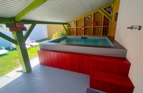 Brach Maison | Gîte avec piscine et espace bien-être partagés entre Bordeaux et Lacanau océan