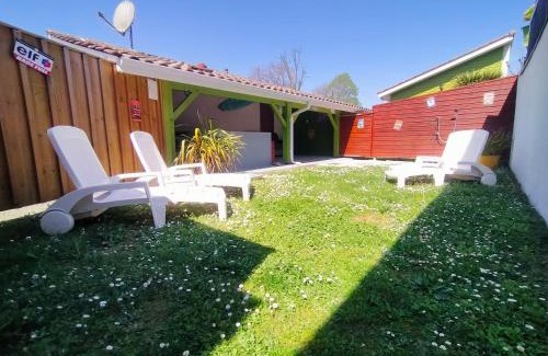 Brach Maison | Gîte avec piscine et espace bien-être partagés entre Bordeaux et Lacanau océan