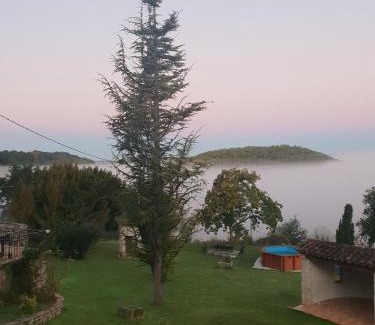 Hautefage-la-Tour Maison | Gîte avec vue
