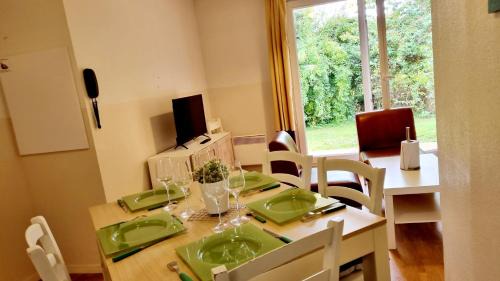 Boulleville Appartement | Gîte Bulle de détente-Aux Portes d'Honfleur avec piscine couverte
