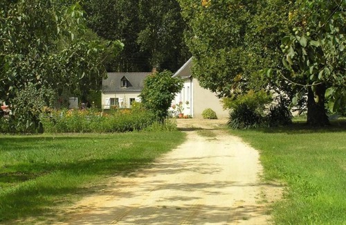 La Chapelle-aux-Choux Maison | Gîte calme avec piscine chauffée, cheminée, salle de jeux et vélos - parfait pour familles et amis - FR-1-410-141