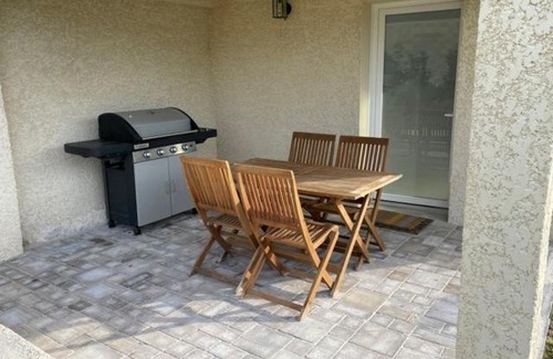 Fleurey-sur-Ouche Appartement | Gîte calme au bord de l'Ouche.