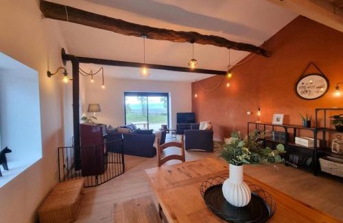 Pouilly-les-Feurs Maison | Gîte Chaleureux 8 Pers. avec Animaux Admis - FR-1-496-343