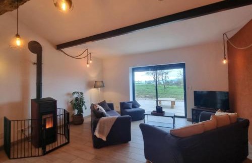 Pouilly-les-Feurs Maison | Gîte Chaleureux 8 Pers. avec Animaux Admis - FR-1-496-343
