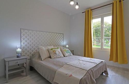 Saint-Mars-d'Egrenne Maison | Gîte champêtre avec animaux, terrasse, jeux extérieurs, et ateliers couture près de Saint-Mars-d'Égrenne. - FR-1-497-149