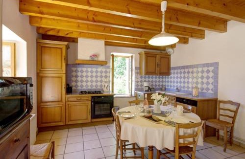Les Salles Maison | Gîte Charmant avec Jardin Privatif, Cheminée, et Activités Nature Proches, Animaux Acceptés - FR-1-496-66