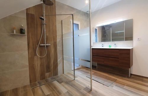 Sainte-Helene-du-Lac Appartement | Gîte clair, spacieux et cosy avec vue sur le massif de la Chartreuse