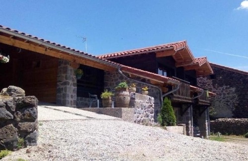 Solignac-sur-Loire Maison | Gîte confortable près de la Cascade de la Beaume avec terrasses et parking privatif - FR-1-582-30