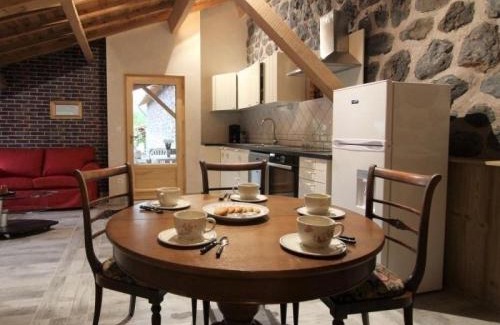 Solignac-sur-Loire Maison | Gîte confortable près de la Cascade de la Beaume avec terrasses et parking privatif - FR-1-582-30
