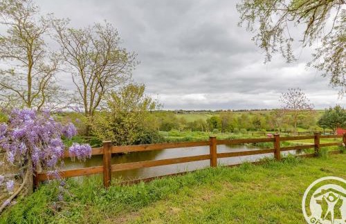Montilliers Maison | Gîte confortable 2 chambres avec jardin, animaux admis, Wifi, parking - FR-1-622-80