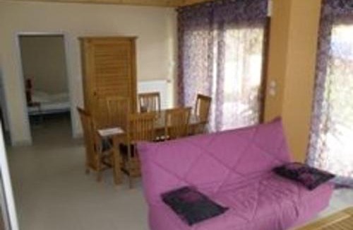 Vouecourt Maison | Gîte Confortable avec Terrasse et Jardin Clôturé - FR-1-611A-10