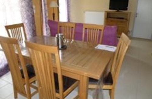 Vouecourt Maison | Gîte Confortable avec Terrasse et Jardin Clôturé - FR-1-611A-10