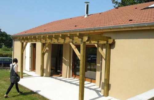 Vouecourt Maison | Gîte Confortable avec Terrasse et Jardin Clôturé - FR-1-611A-10