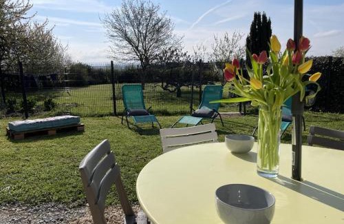 Louchy-Montfand Maison | Gîte Contemporain pour 4 avec Piscine Chauffée et Bureau à Proximité des Sites Historiques - FR-1-489-444