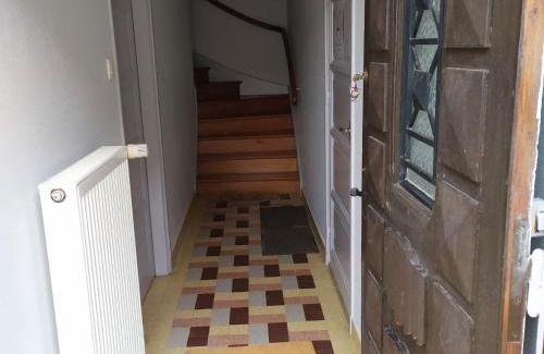 Aouze Maison | Gîte convivial avec 3 chambres, proche du patrimoine historique, cour et équipements inclus - FR-1-589-38