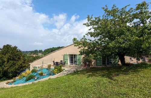 Chateauneuf-sur-Charente Appartement | Gîte cosy avec terrasse privative, jardin et activités nature à proximité - FR-1-653-259