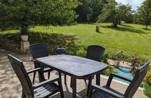 Chateauneuf-sur-Charente Appartement | Gîte cosy avec terrasse privative, jardin et activités nature à proximité - FR-1-653-259