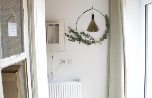 Louplande Maison | Gîte cosy à la ferme près du Mans - Jardin, Terrasse, Poêle à bois, et Sérénité Rurale - FR-1-410-269