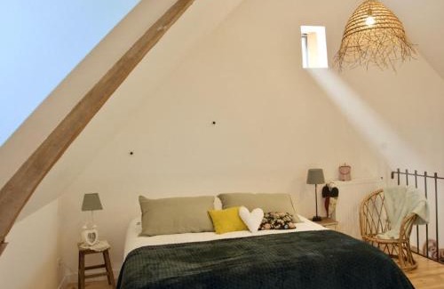 Louplande Maison | Gîte cosy à la ferme près du Mans - Jardin, Terrasse, Poêle à bois, et Sérénité Rurale - FR-1-410-269