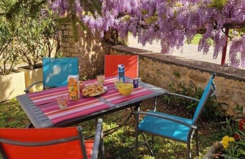 Cherveix-Cubas Maison | Gîte cosy 4 pers., terrasse, proche activités nature, WiFi, parking à Cherveix-Cubas - FR-1-616-392