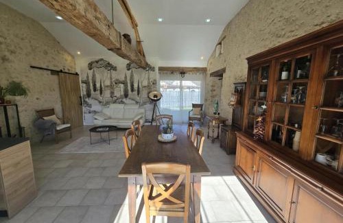 Brantome-en-Perigord Maison | Gîte cosy avec piscine partagée et wifi à Brantôme - FR-1-616-406