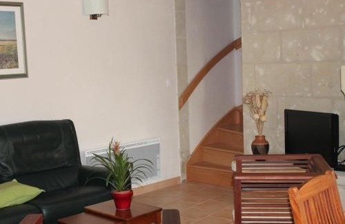 Savigny-en-Veron Maison | Gîte cosy en tuffeau, rénové, au cœur de la Touraine, proche châteaux, cour privative, vélos, non-fumeur - FR-1-381-209