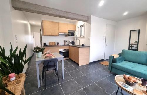 Montrond-les-Bains Maison | Gîte cosy pour 2 à Montrond-les-Bains avec parking privatif - FR-1-496-342