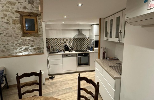 Villemagne-l'Argentiere Cottage | Maison + Gîte de la Riviere, beautiful village house