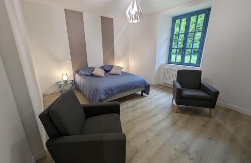 Langres Appartement | Gîte dans ancien presbytère avec parc à Langres - FR-1-611-74