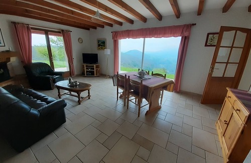 Itxassou Maison | Gîte sur les hauteurs d'Itxassou, Vue Exceptionnelle sur la vallée de la Nive