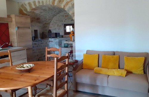 Savignac Maison | Gîte dans maison en pierre, avec piscine, à la campagne, proche Villefranche.