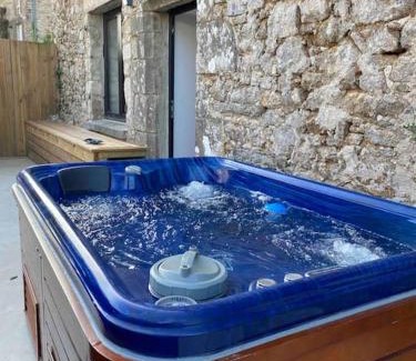 Saint-Jean-Brevelay Maison | Gîte dans un hameau breton - 10 personnes