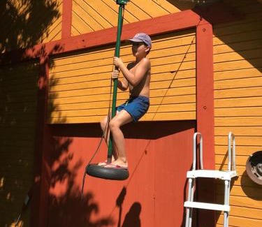Saint-Exupery-les-Roches Lit Et Petit-Déjeuner | Gîte de 15 places en chambre de 2, 4, 5 personnes