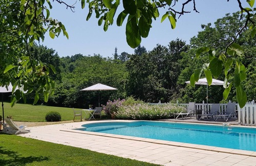 Le Buisson-de-Cadouin Maison | Gîte classé 4**** pour 4 personnes- Le Clos Lascazes-