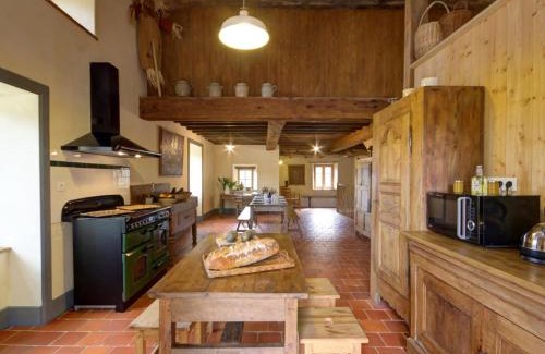 Saint-Just-la-Pendue Maison | Gîte de charme avec spa, sauna et jardin pour 12 personnes - FR-1-496-54