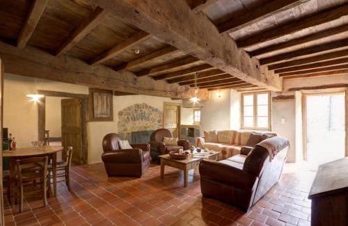 Saint-Just-la-Pendue Maison | Gîte de charme avec spa, sauna et jardin pour 12 personnes - FR-1-496-54