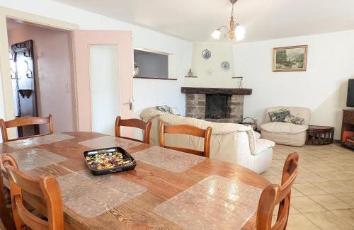 Vauvillers Maison | Gîte de charme à Vauvillers avec jardin partagé - FR-1-583-494