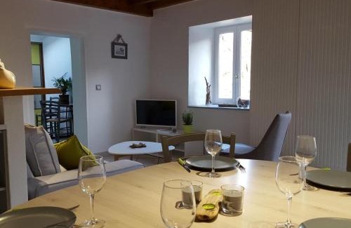 Pilat Rhodanien Maison | Gîte de charme avec piscine privée, terrasse et cour close à Saint-Appolinard - FR-1-496-202