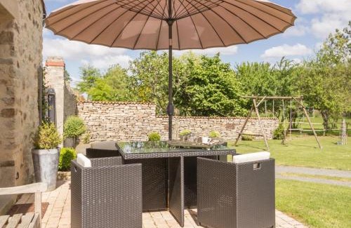 Chateau-Thebaud Maison | Gîte de charme avec piscine chauffée et WiFi - 2 chambres - FR-1-306-803