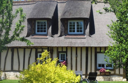 Campigny Cottage | Gîte de charme: Chaumière 8 personnes en Normandie