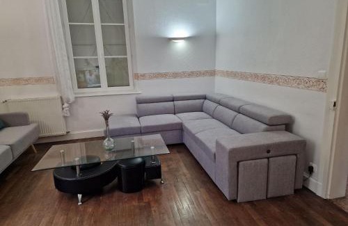 Valcourt Maison | Gîte de charme près du lac du Der avec jardin clos, 4 chambres, parking privé, et équipements modernes - FR-1-611-13