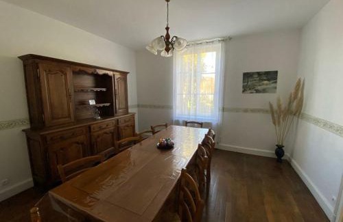 Valcourt Maison | Gîte de charme près du lac du Der avec jardin clos, 4 chambres, parking privé, et équipements modernes - FR-1-611-13