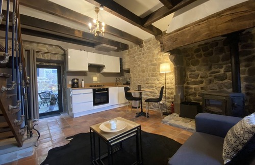 Juvinas Cottage | Gîte de charme - Le Mas L'Essenchaou du XVIe siècle