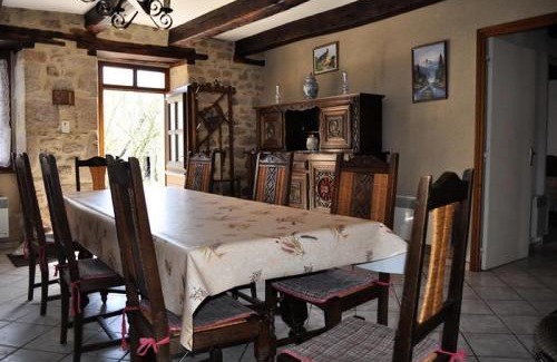 Marcillac-la-Croisille Appartement | Gîte de France à Marcillac la Croisille 3 épis - Gîte de France 8 personnes MAE-6424