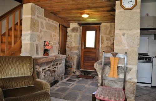 Marcillac-la-Croisille Appartement | Gîte de France à Marcillac la Croisille 3 épis - Gîte de France 8 personnes MAE-6424