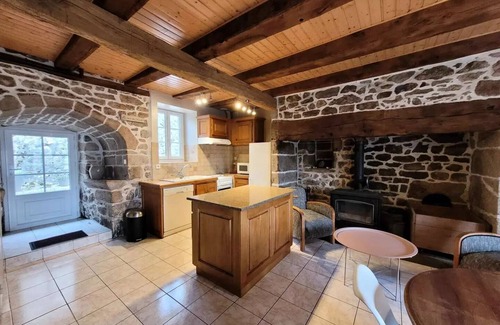 Saint-Yrieix-le-Dejalat Villa | Gîte de France 4 personnes