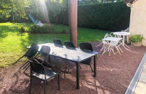 Saint-Sauveur-Lendelin Maison | Gîte de 8 personnes dans un style Normand Situé à Ancteville, proche de la mer