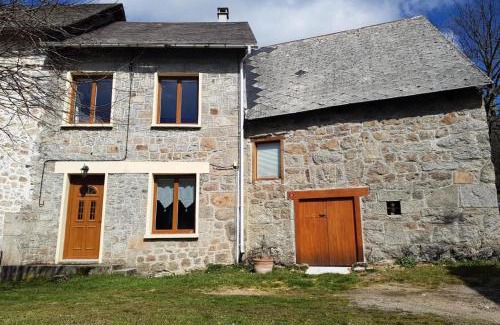 Alleyrat Appartement | Gîte de France à Alleyrat 3 épis - Gîte de France 4 personnes MAE-9324