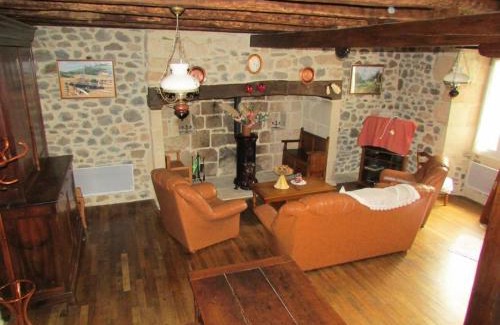 Rilhac-Xaintrie Appartement | Gîte de France à Rilhac Xaintrie 2 épis - Gîte de France 4 personnes MAE-9914