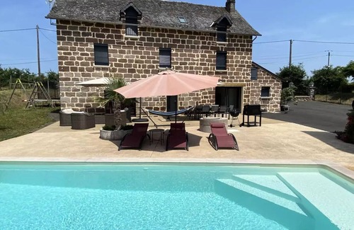 Saint-Cyr-la-Roche Villa | Gîte de France 8 personnes